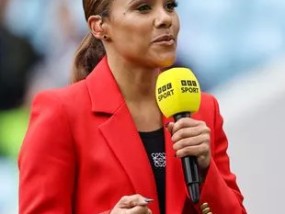 亚历克斯·斯科特（Alex Scott）在BBC的未来“不确定”，因为她被《足球焦点》（Football Focus）的收视率争议“深深伤害”