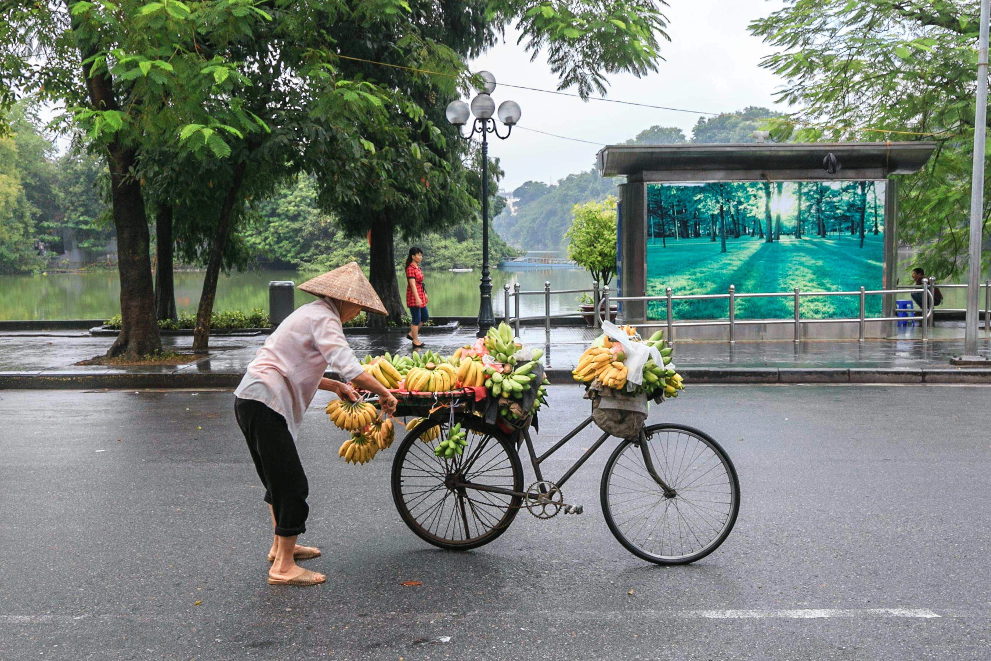 雷军提醒：如果在街上看到YU7测试车，不要追着拍摄，要注意安全